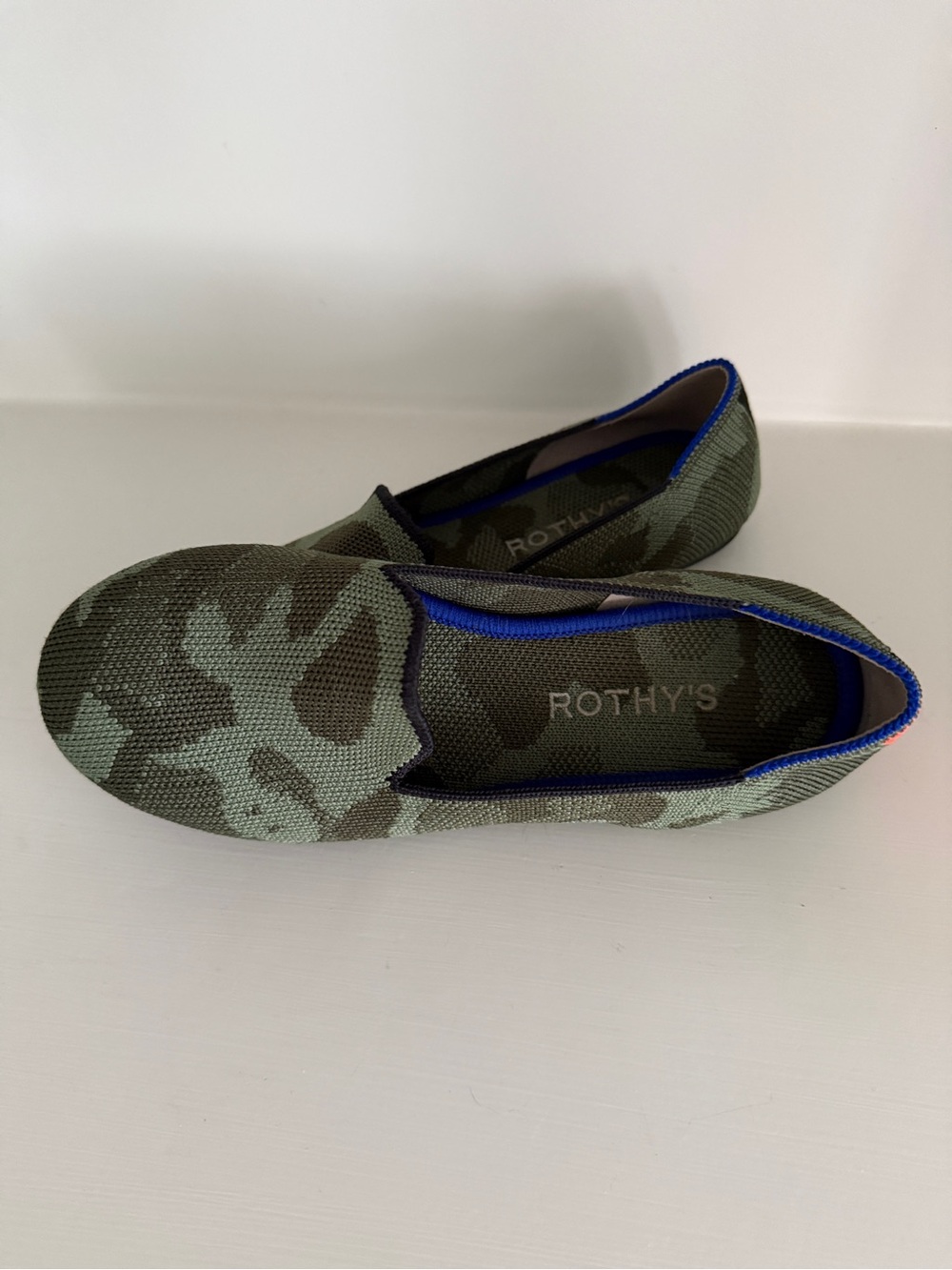 Kids Rothy's Olive Green Camo Knit Slip-Ons - Picture 4 of 6